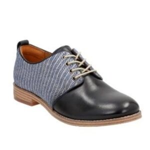 Clarks Ladies  Leather Zyris Toledo Oxford. Size 10